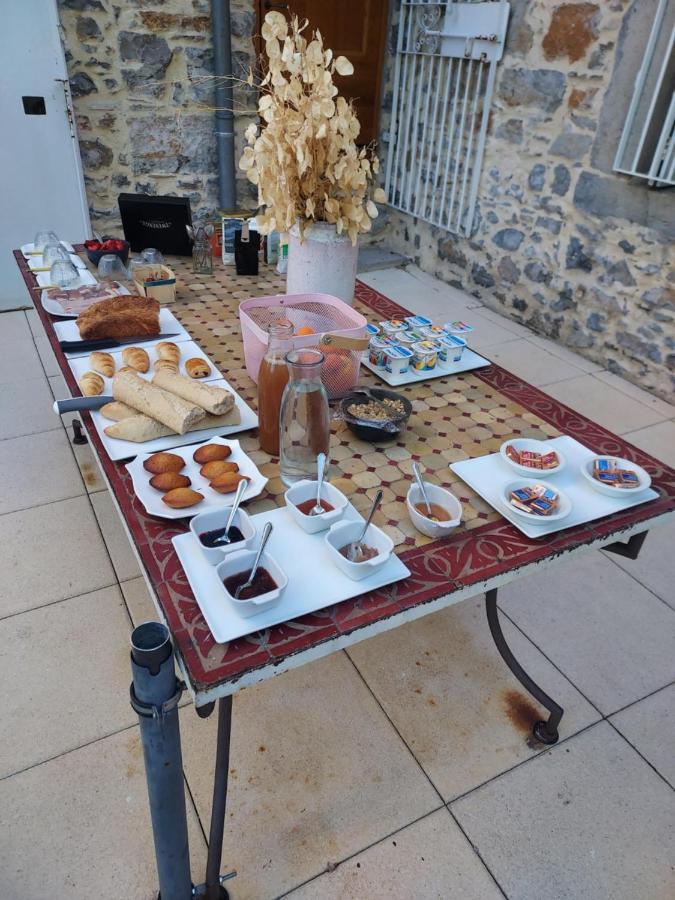 Domaine De La Carriere Bed & Breakfast Sumene Exterior photo